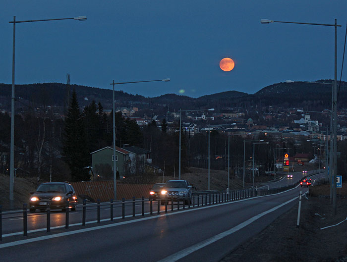 Måne över Härnösand